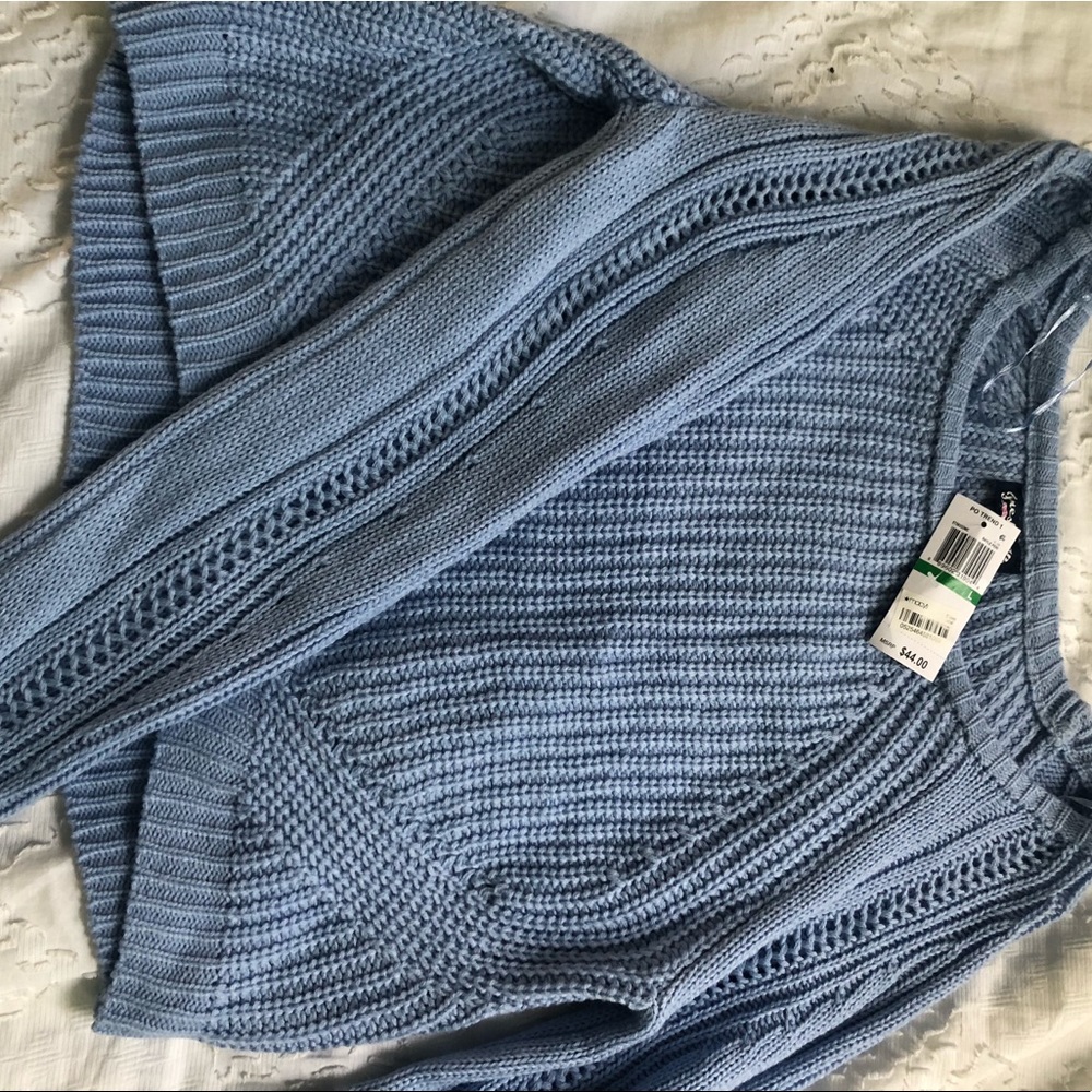 Sweater - Picture 4 of 6